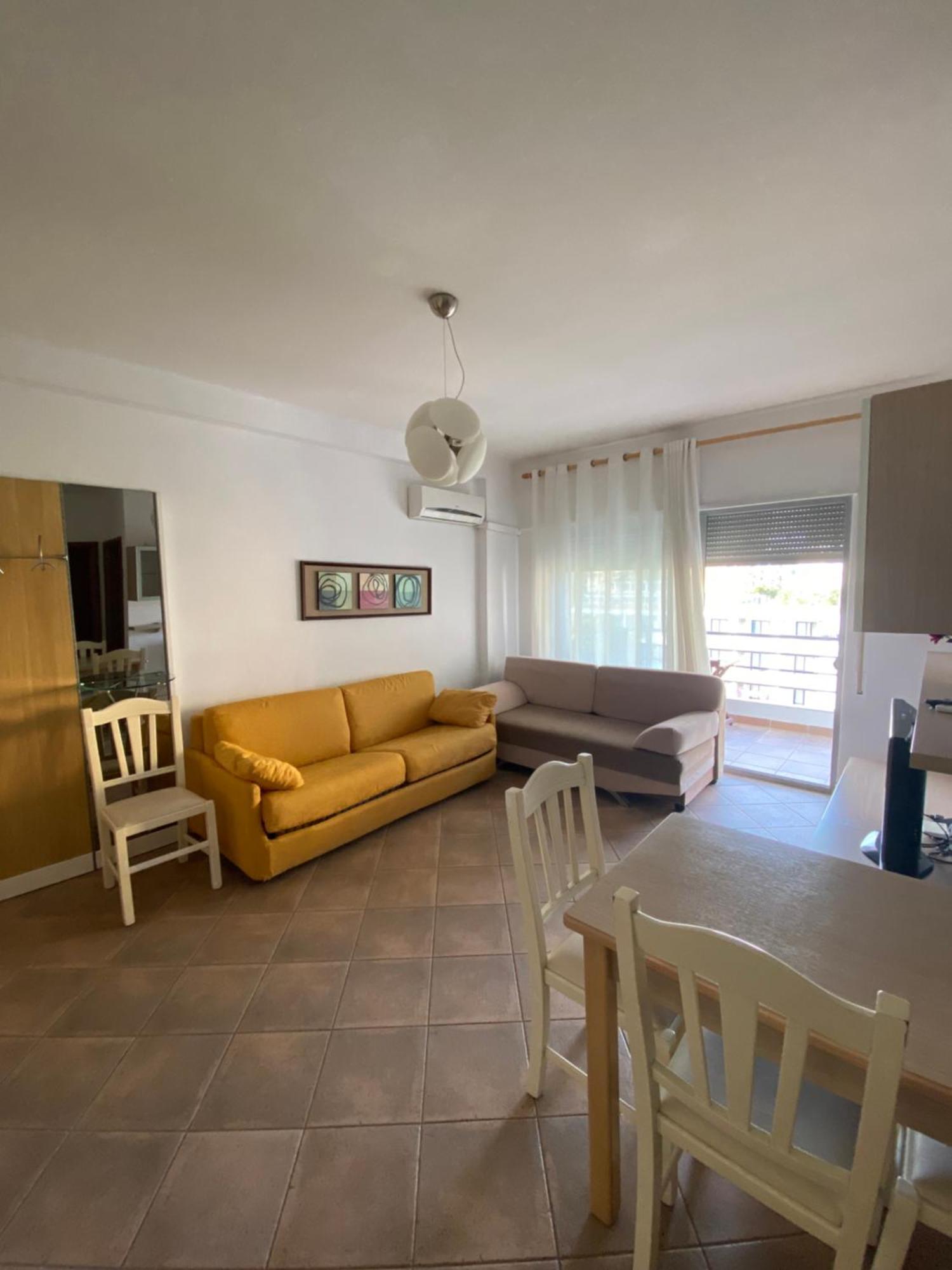 Leo Appartement Durrës